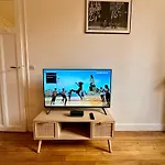 Studio Entierement Renove Au Coeur De Paris